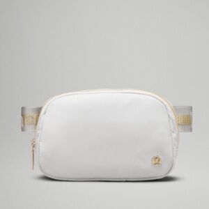 Lululemon Everywhere Belt Bag 1L   Vapor/Gold/White, WORDMARK